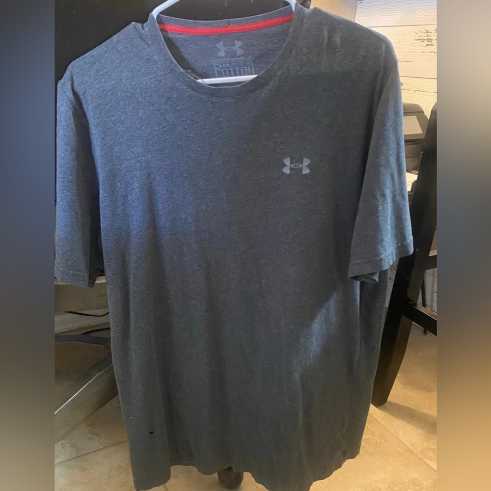 Under Armour loose fit charged cotton heat gear shirt